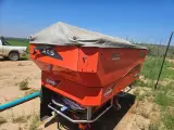 Kuhn Axis 30.2 strooier 2016 model goeie toestand | MK Landbou Dienste