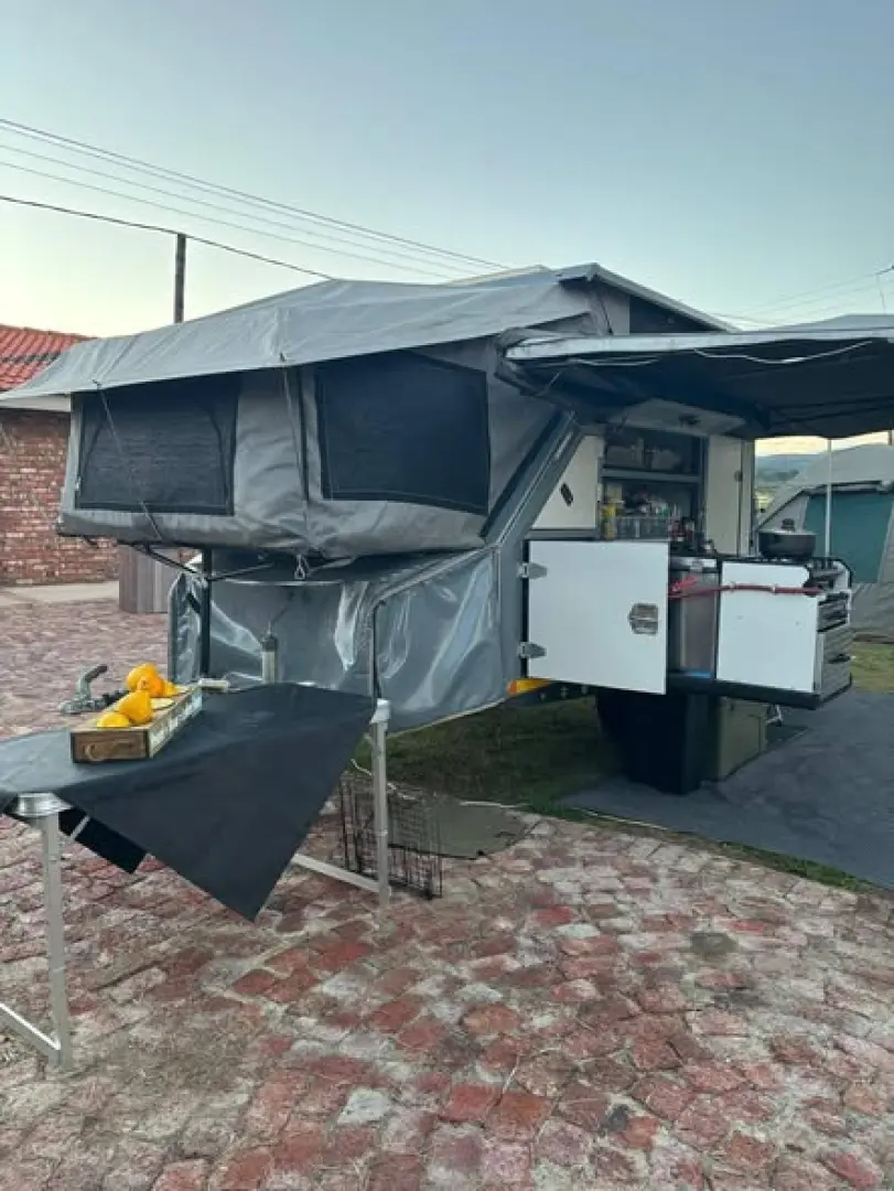 Compass Renoster 40 4x4 Off Road Camper  Full tent  Fridge | MK Landbou Dienste							