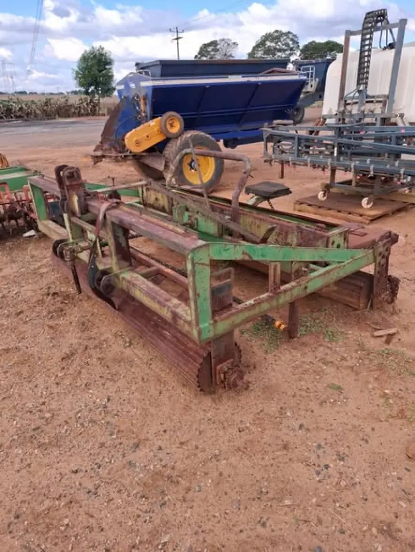 Fine seed planter used | MK Landbou Dienste