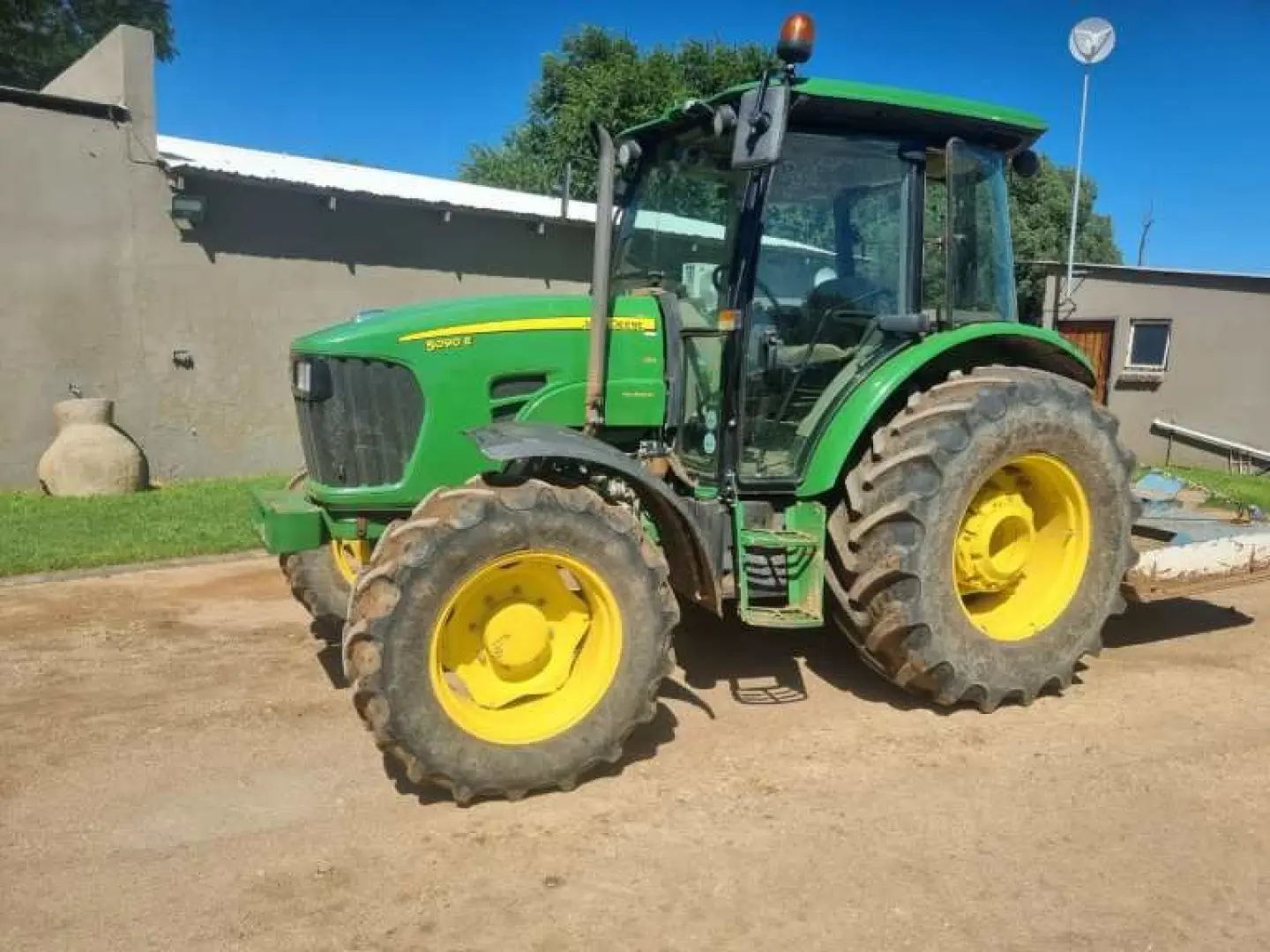 John Deere 5090 E cab | QAC Equipment