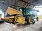 John Deere 9400 stroper met New Holland 973, 17vt flex tafel  Injector pomp is gedoen | MK Landbou Dienste
