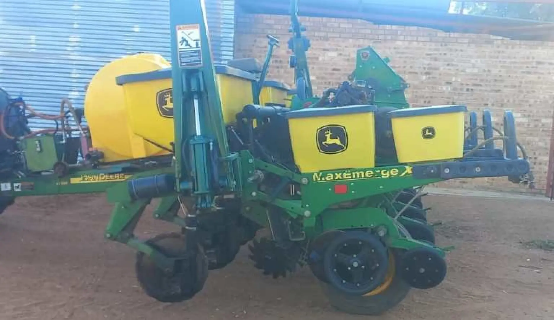 John Deere 1750 precision planter | QAC Equipment