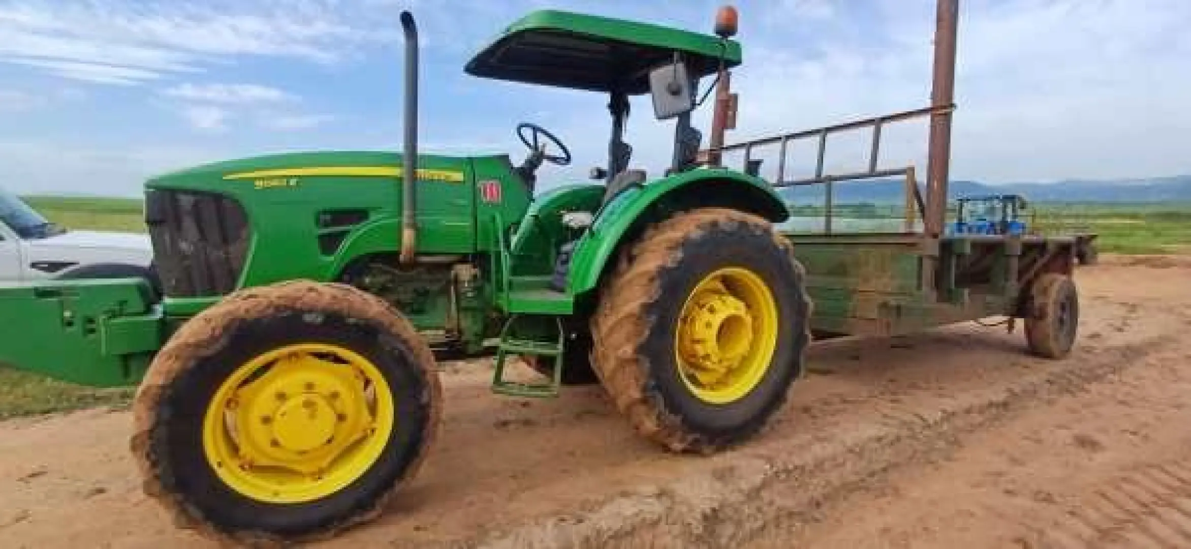 2017 John Deere 5082E | QAC Equipment