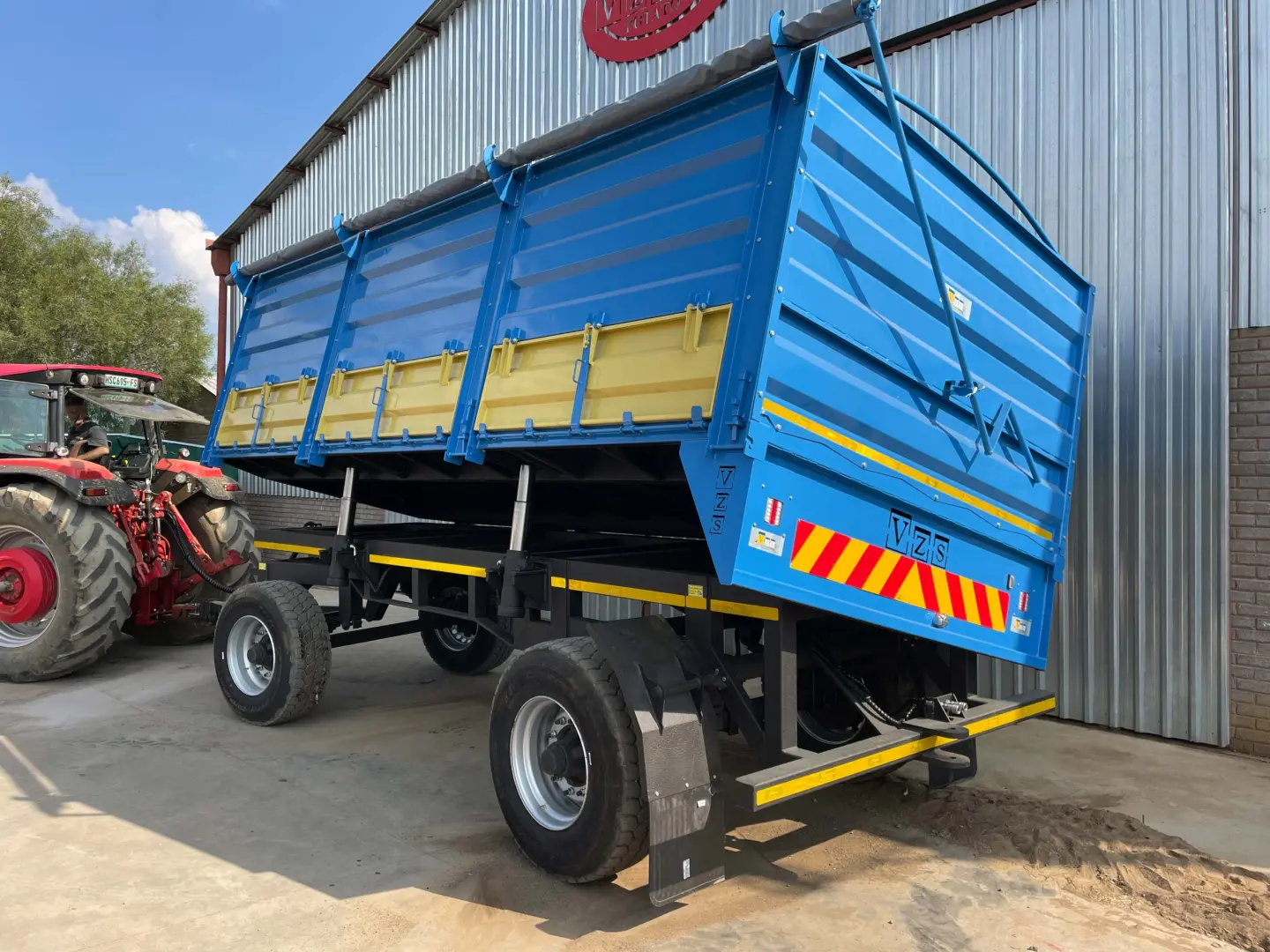 Side Tipper 15T | V018 | Van Zyl Staalwerke