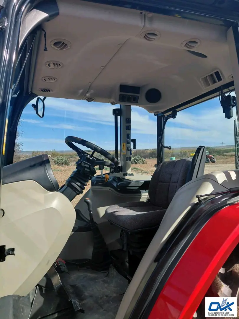2023 Massey Ferguson 4708 Cab