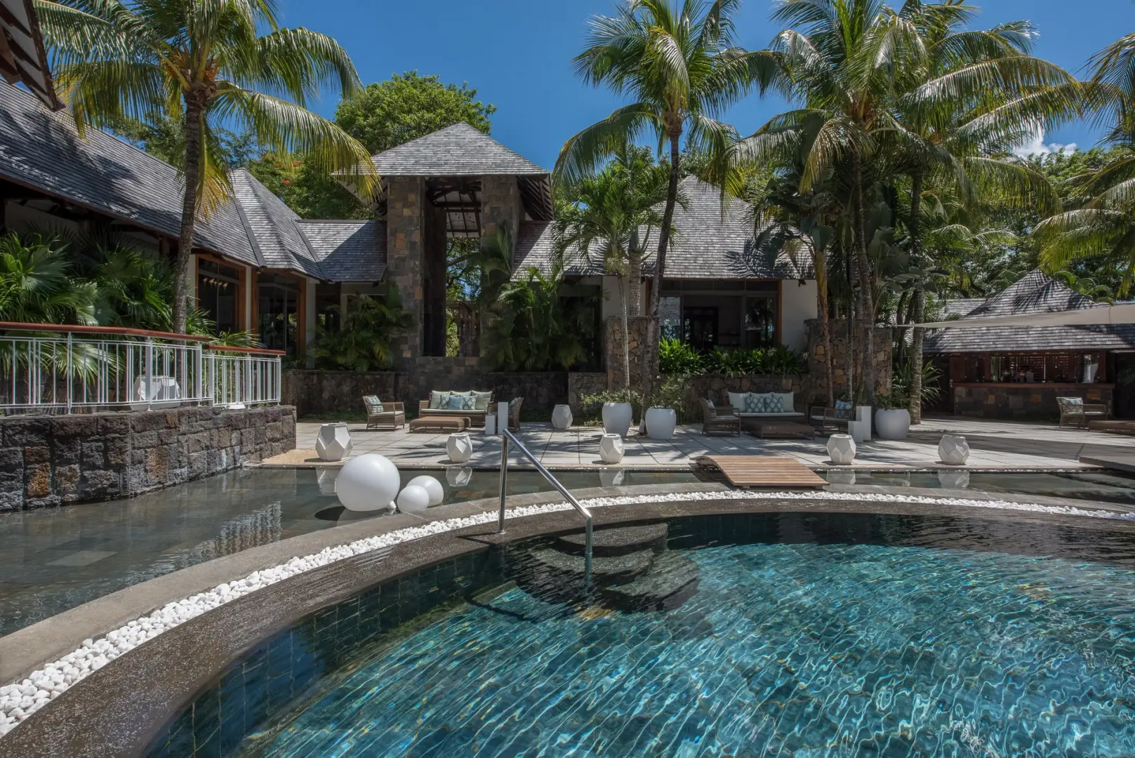 5* Royal Palm Beachcomber Luxury (Aug 29, 2026 to Feb 27, 2027) | XL Boland Travel 