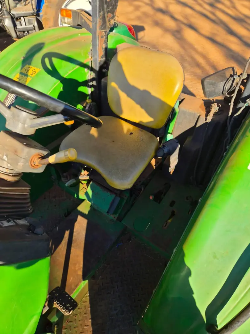 Used John Deere 5090E tractor | Valtrac