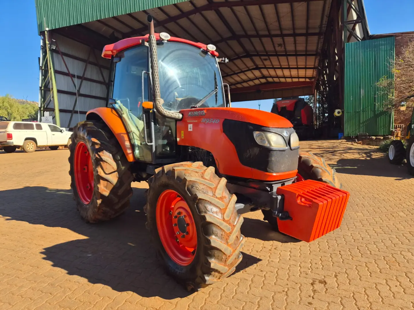 Used Kubota M9540 cab tractor | Valtrac
