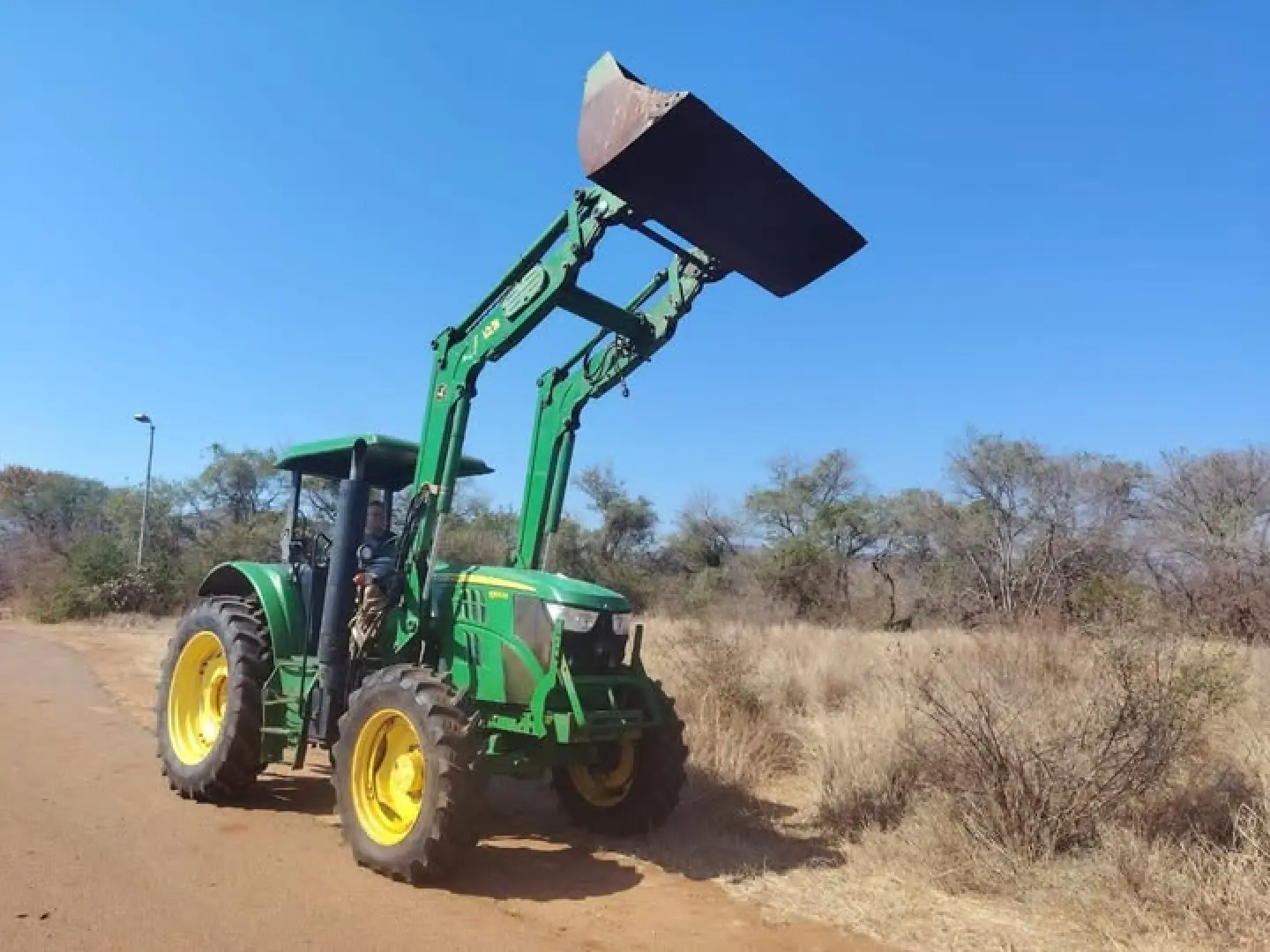 John Deere 6105M  2014 model 11400 ure | MK Landbou Dienste