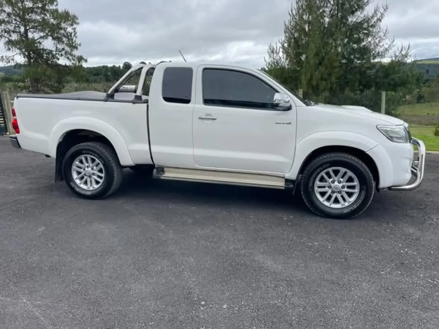 4x2  2013 model Toyota Hilux | MK Landbou Dienste