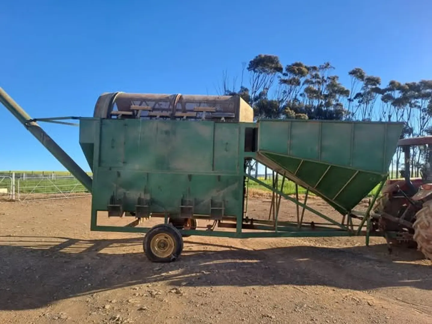 Rolsif  2.2mm siwwe op.   Baie goeie werkende toestand.  | MK Landbou Dienste