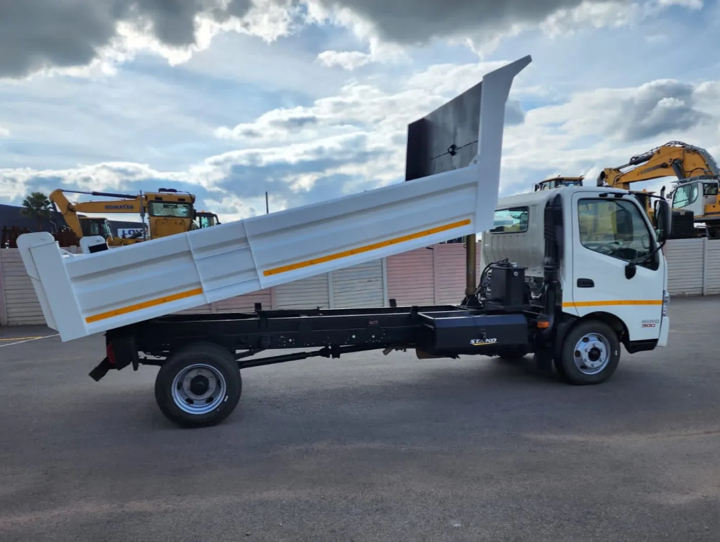 2019 Hino 300 915 3 Cube Tipper