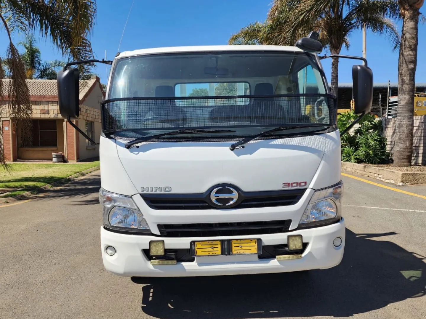 2020 Hino 300 915 Dropside