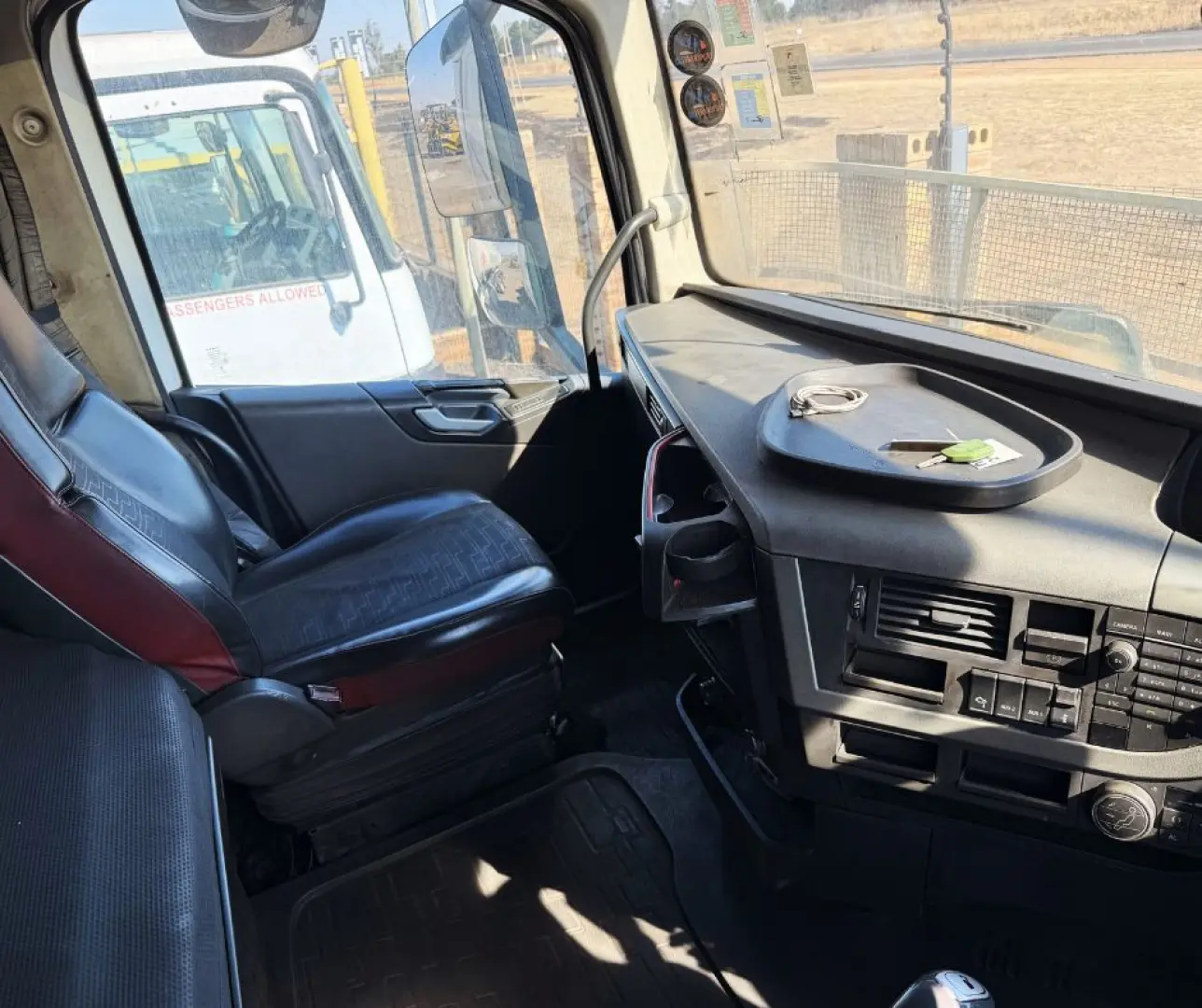 2014 VOLVO FH440 Truck | EarthComp