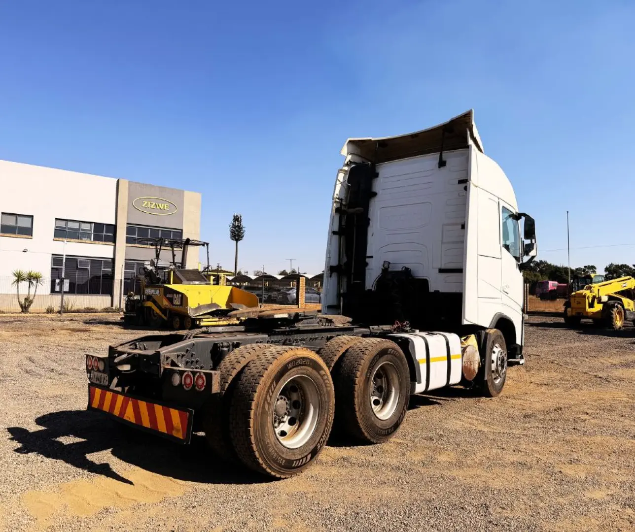 2014 VOLVO FH440 Truck | EarthComp