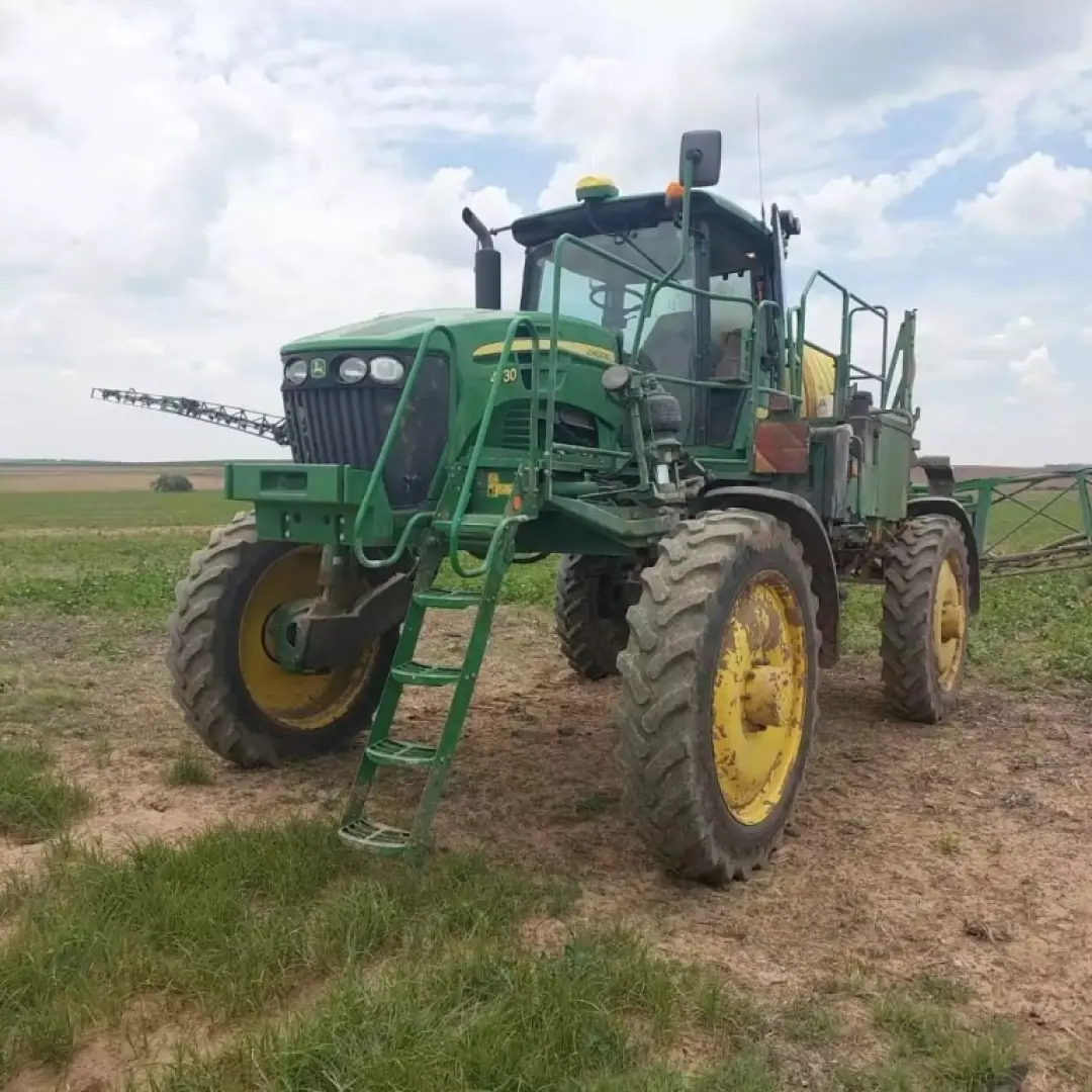 2019 John Deere with screen and receiver | QAC Equipment