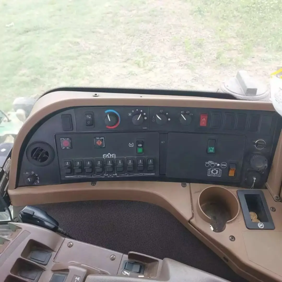 2019 John Deere with screen and receiver | QAC Equipment