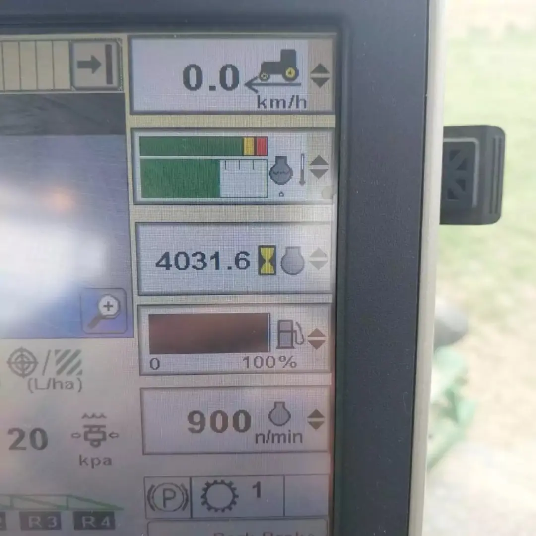 2019 John Deere with screen and receiver | QAC Equipment