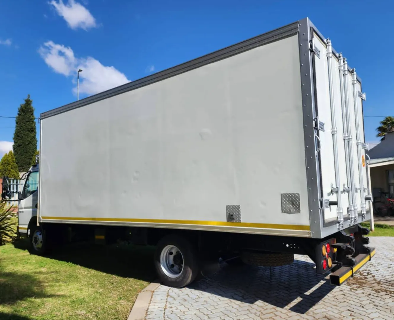 2015 Fuso FE 8-150 AMT Fridge