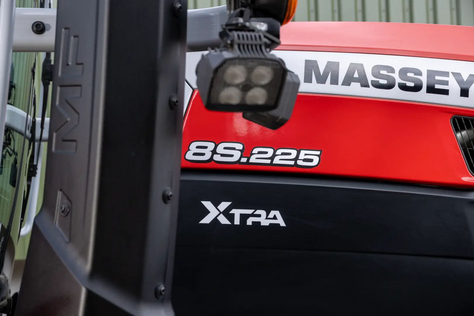 Massey Ferguson 8S Xtra | 245 – 305 HP (183 – 227 kW) 