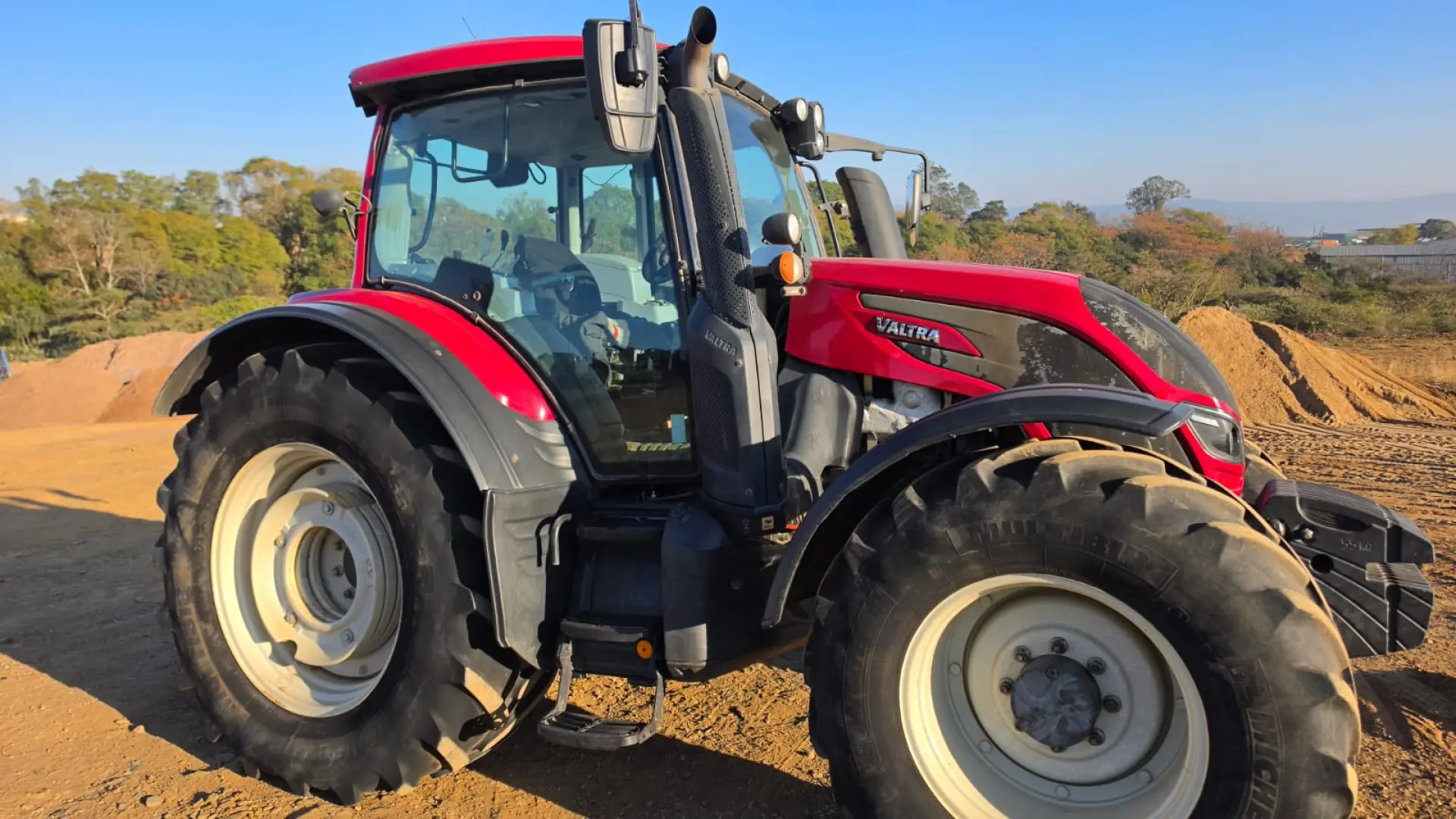 Used Valtra N174 | Valtrac