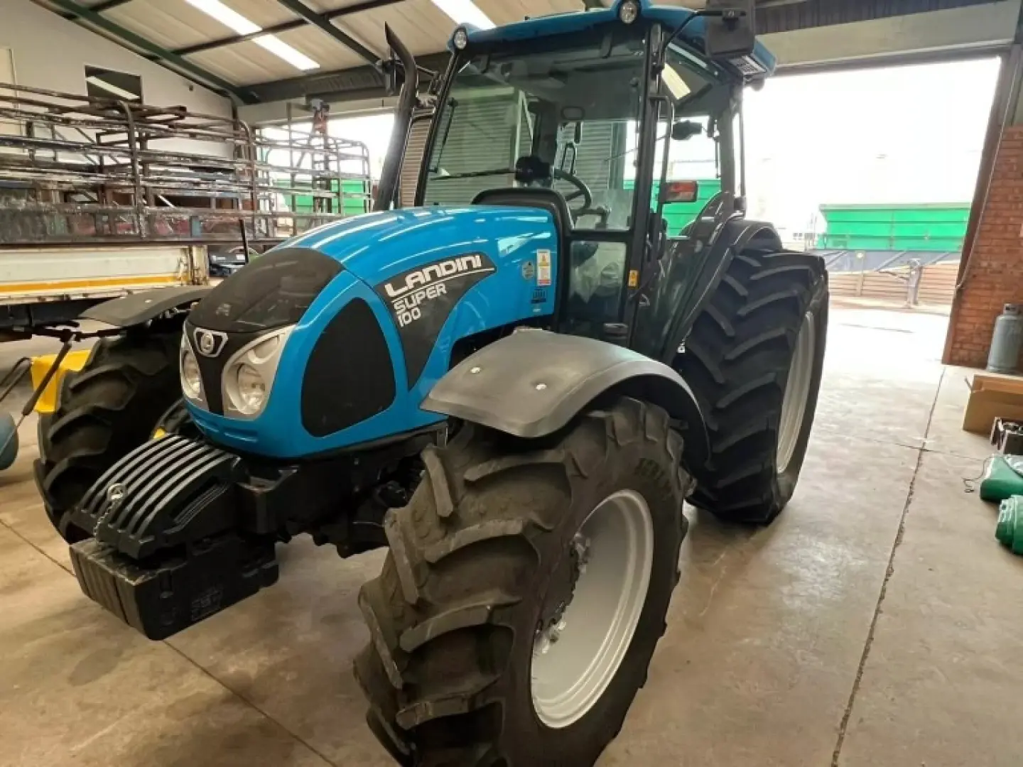 Landini Super 100 met creeper box | QAC Equipment
