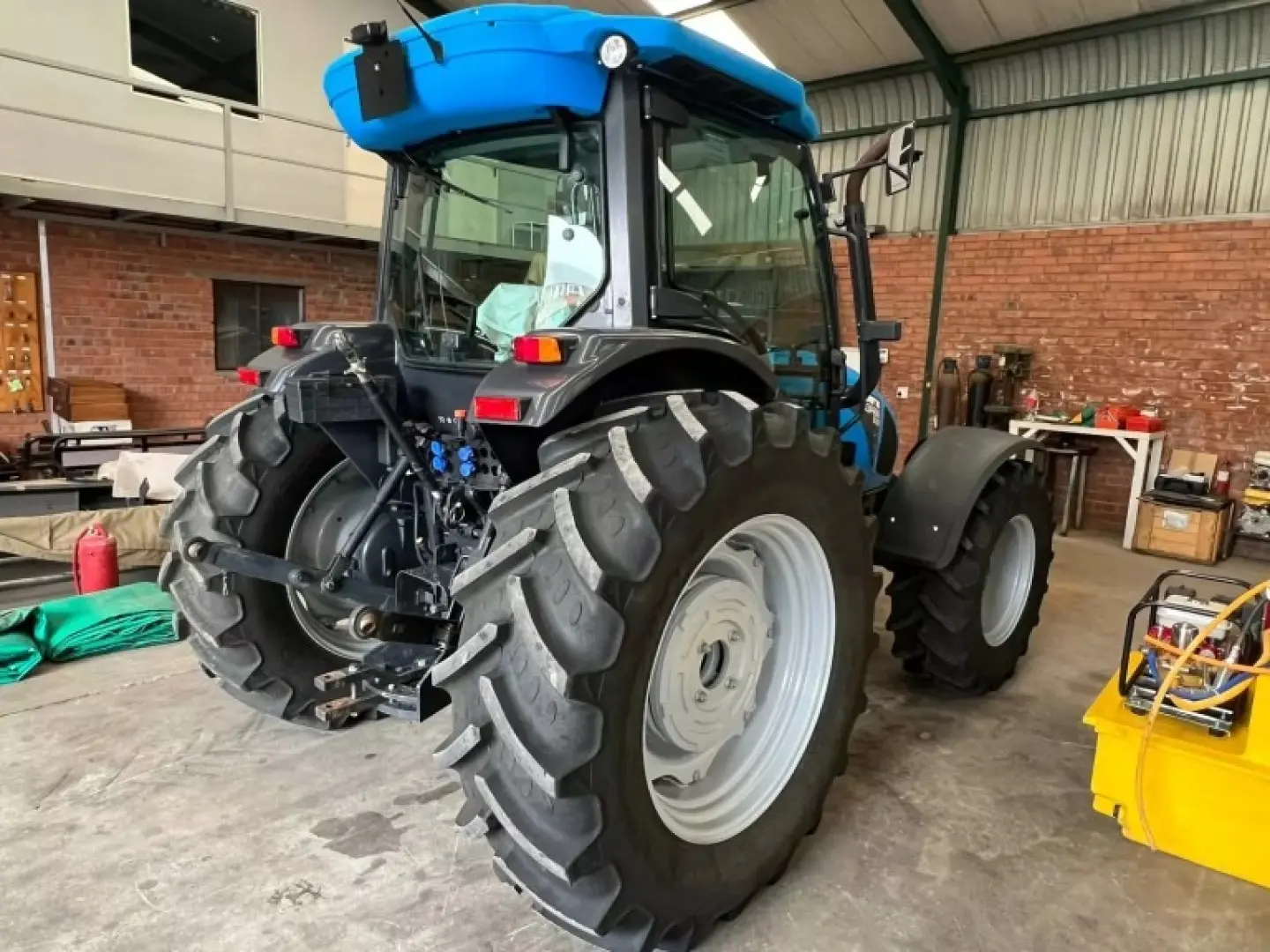 Landini Super 100 met creeper box | QAC Equipment