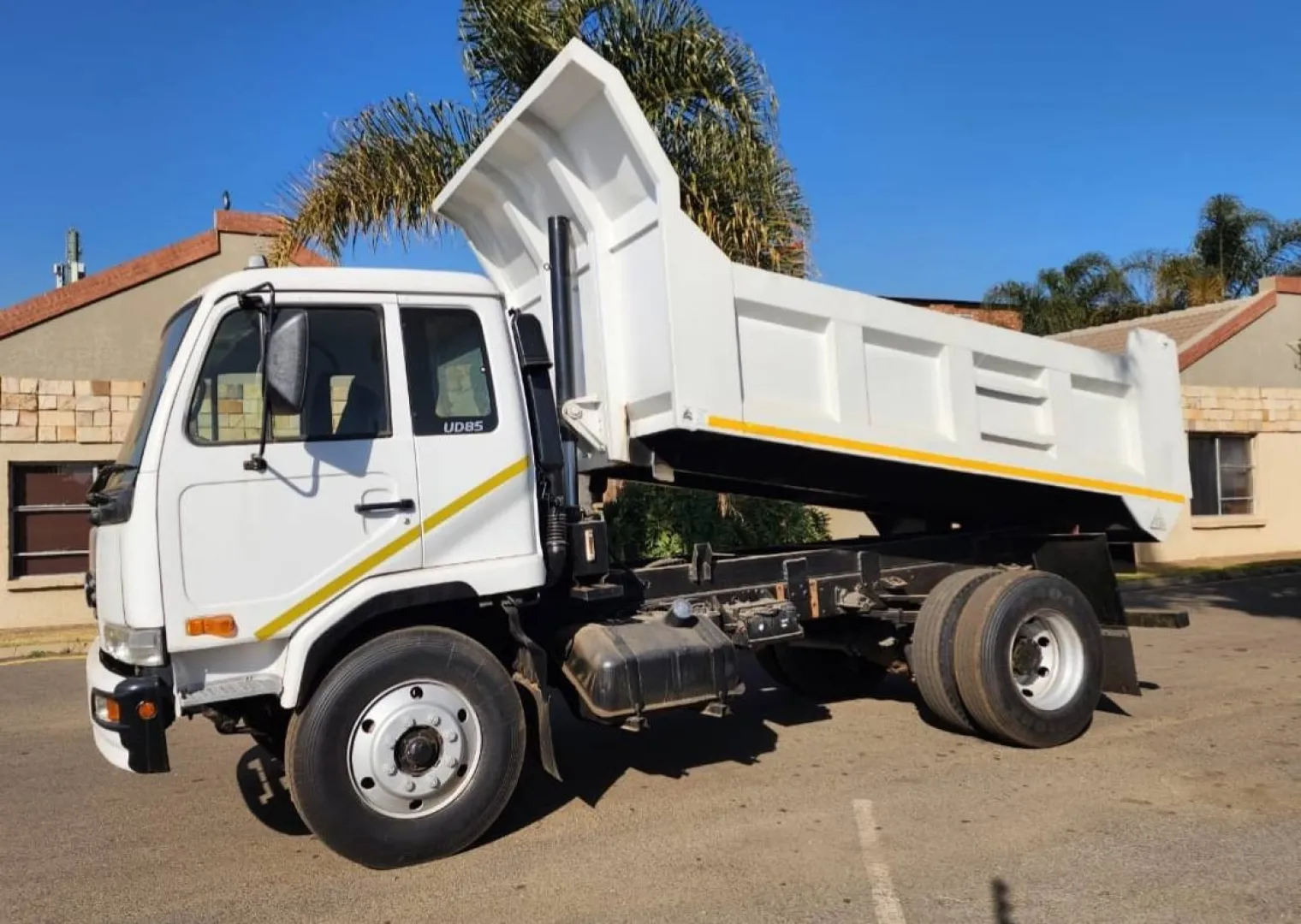 2016 UD Trucks UD85 Tipper