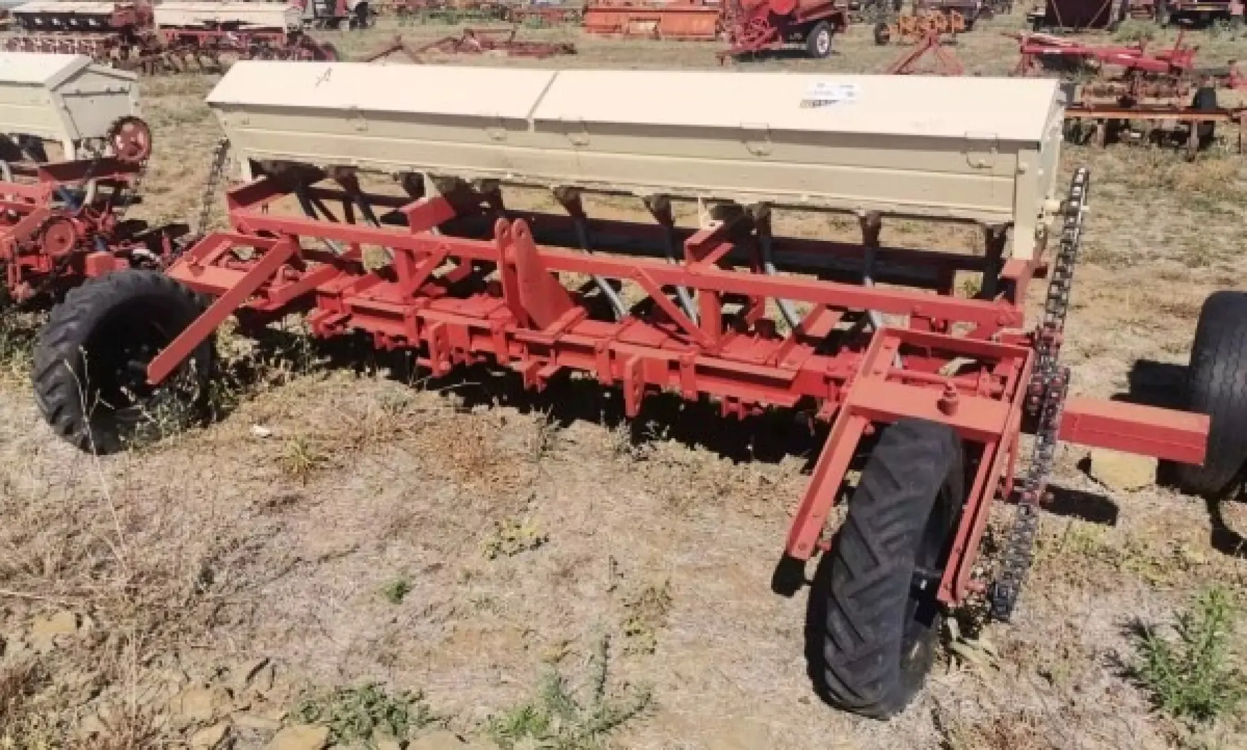 Used 9 ROW SOILMASTER PLANTER | QAC Equipment