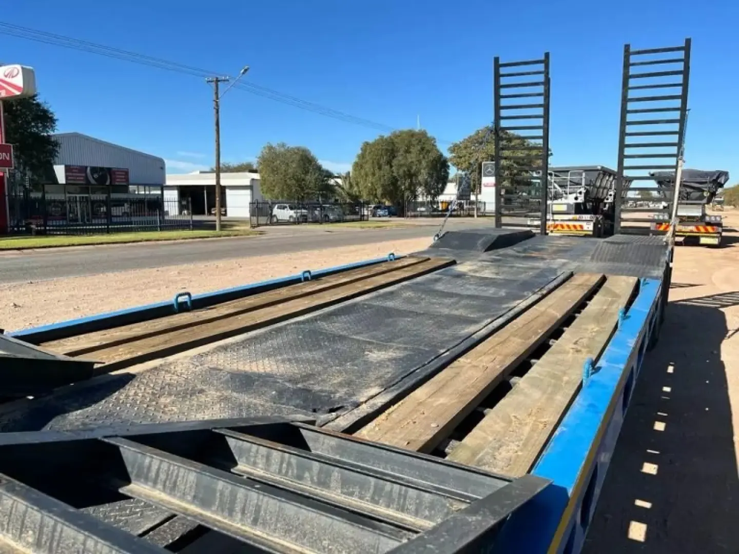 30 Ton Lowbed Trailer | QAC Equipment