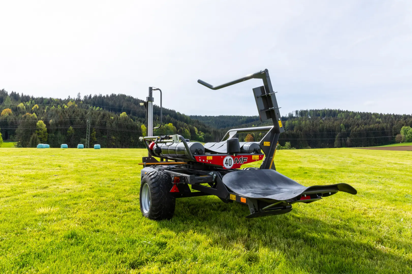 Massey Ferguson TW – Trailed bale wrapper