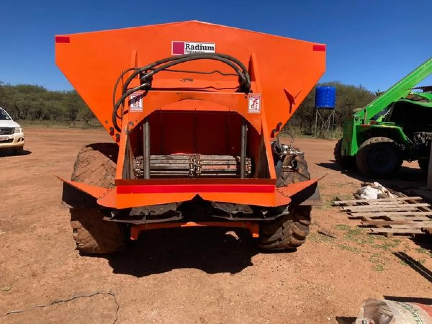 12 ton Radium Misstrooier | MK Landbou Dienste