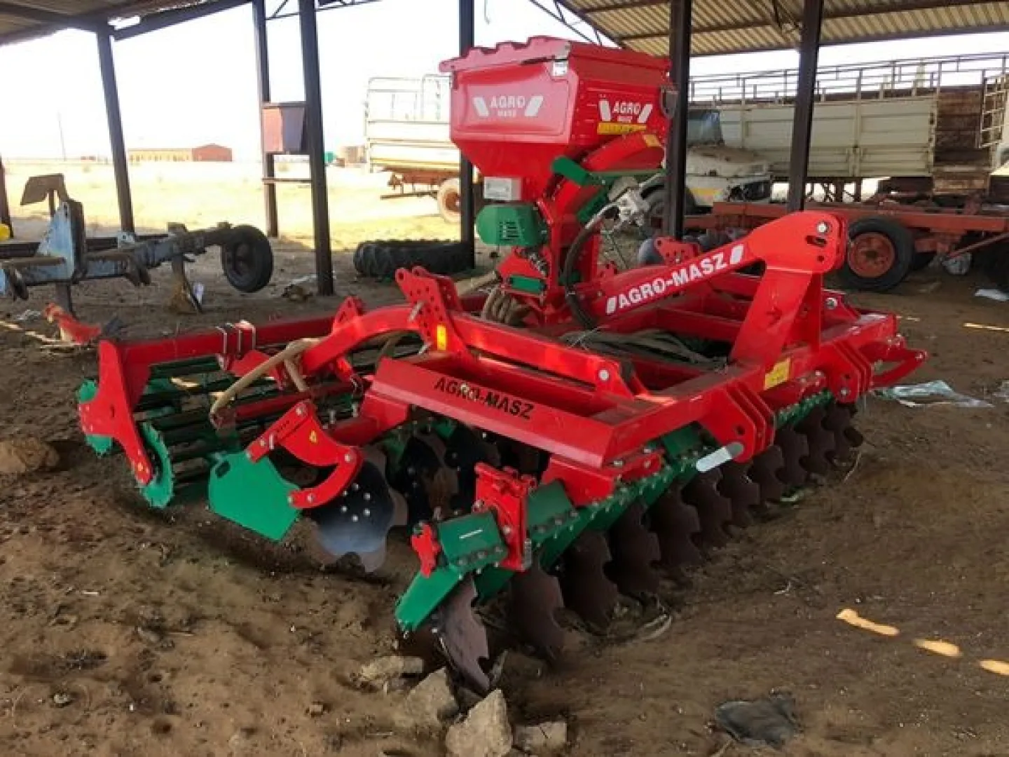3m agromaz met seeder box  | MK Landbou Dienste