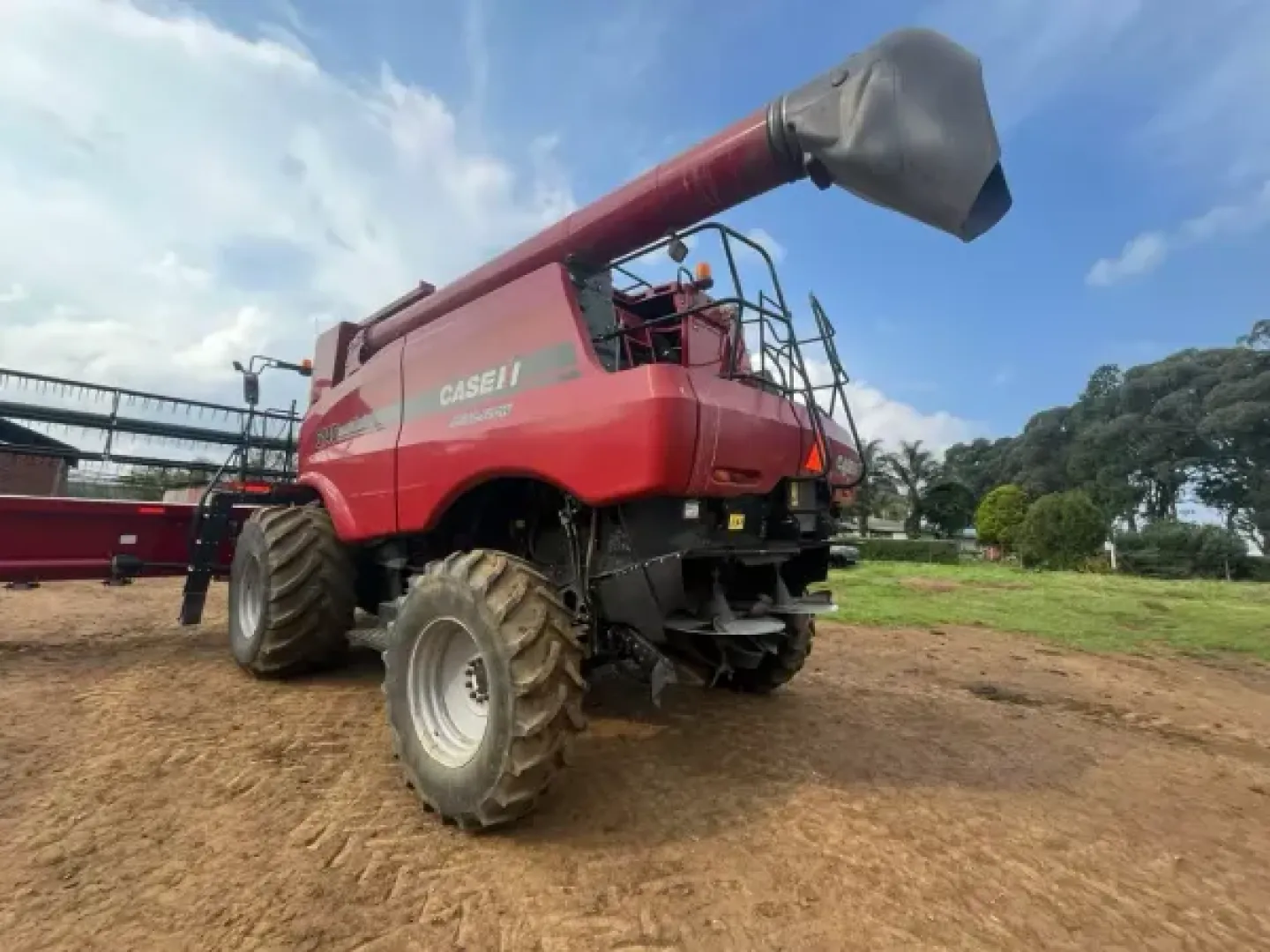 The Case 6140 | QAC Equipment