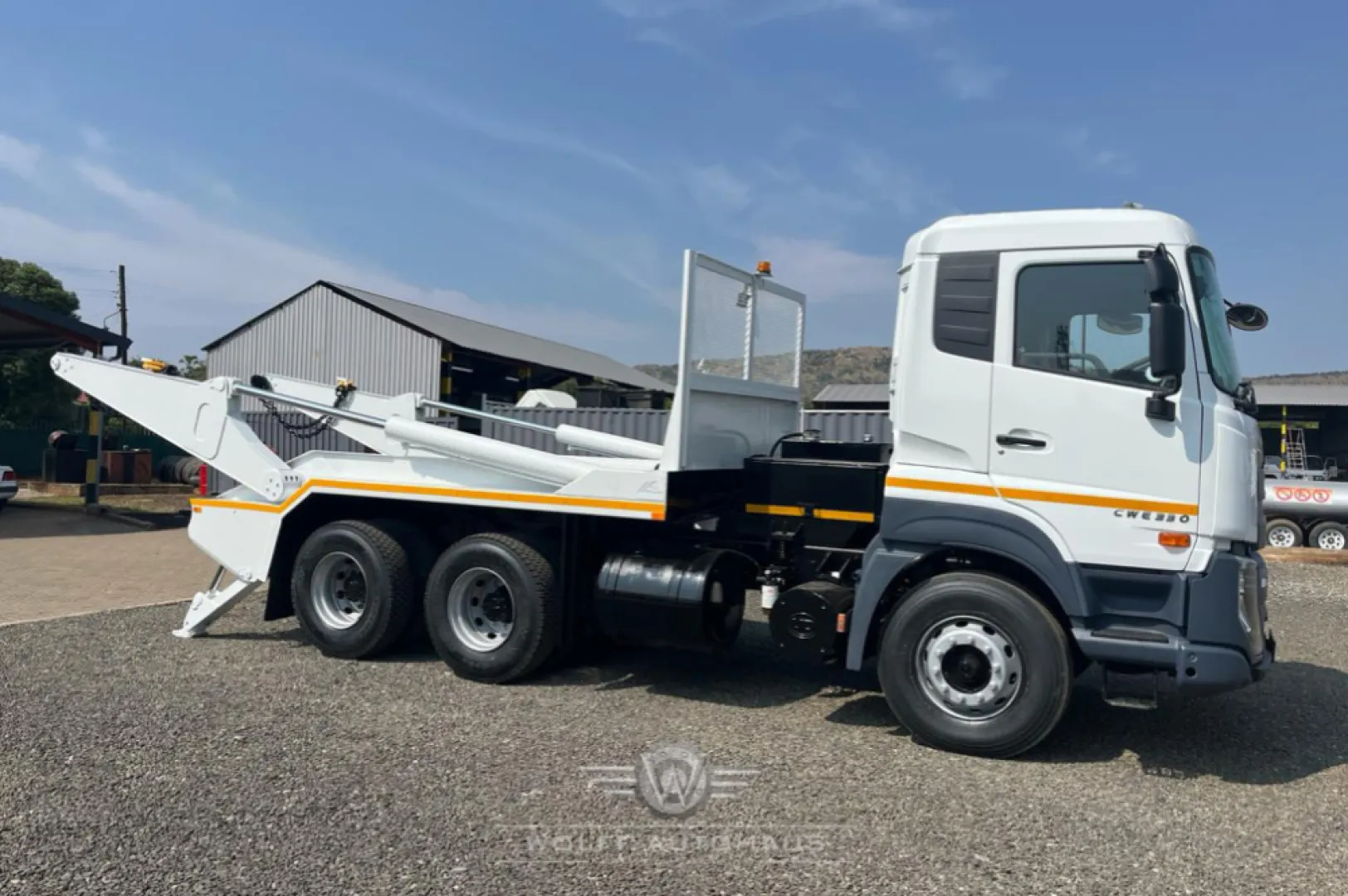 2018 UD Quester CWE330 E23 Chassis Skip Loader | Wölff Autohaus