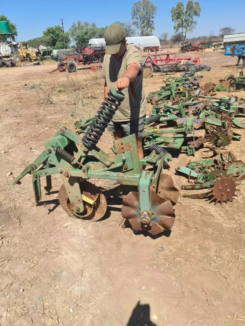 These 8 striptill units | QAC Equipment