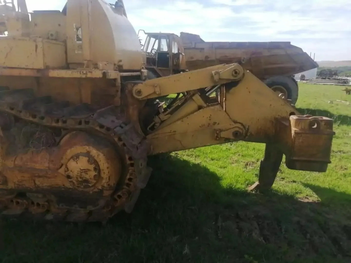 D7 CAT Dozer in Good Running Condition | QAC Equipment
