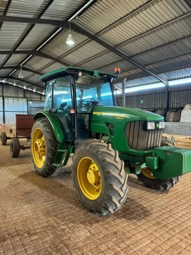 2017 Model John Deere 5082E 4wd cab | Sazam Agri Distributors