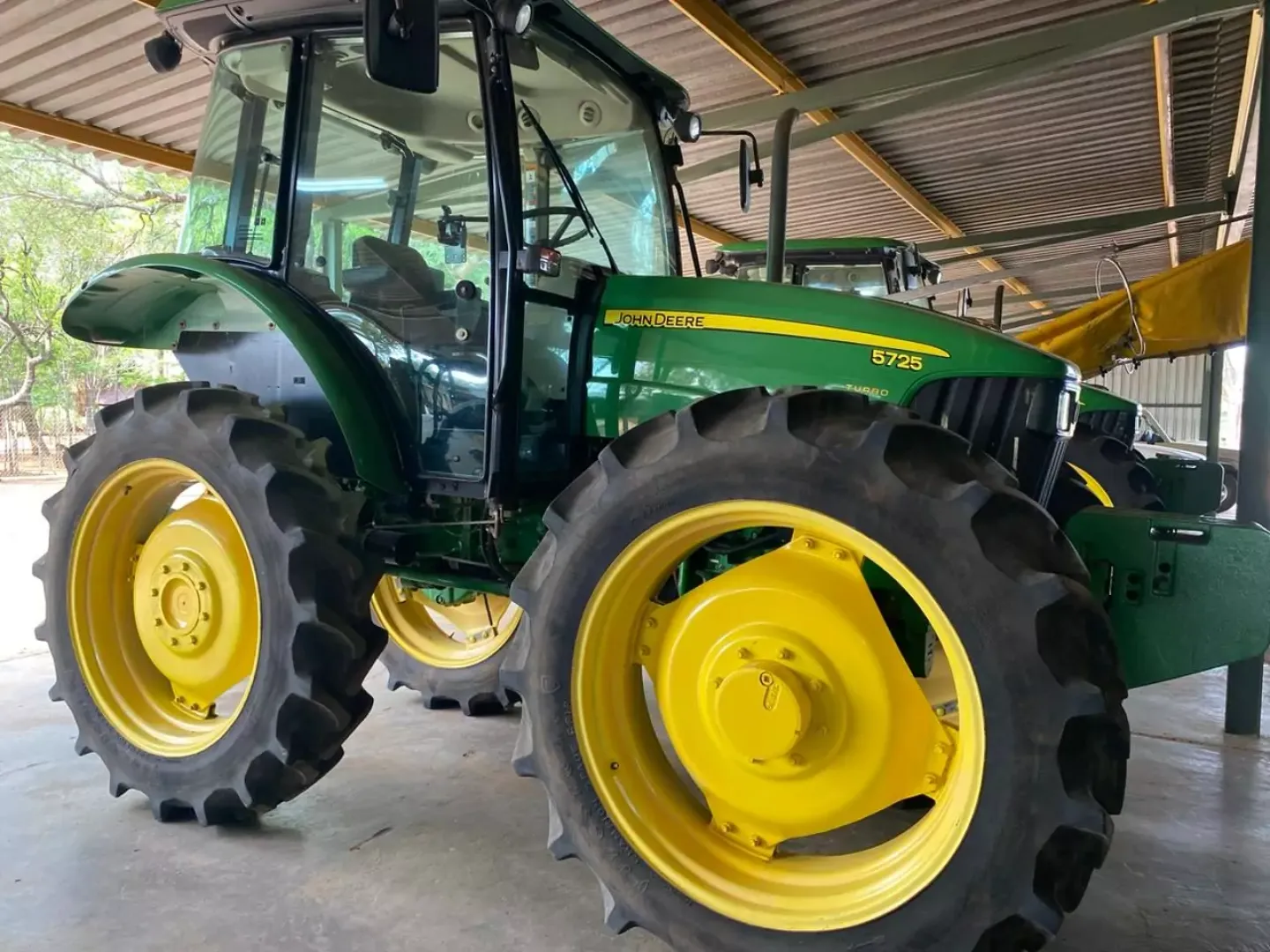John Deere 5725 HC | QAC Equipment