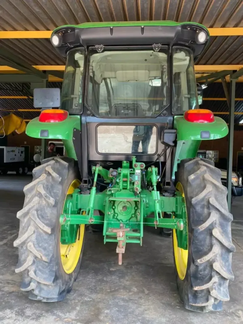 John Deere 5725 HC | QAC Equipment