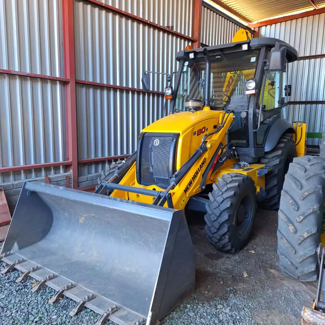 New Holland B80 | QAC Equipment