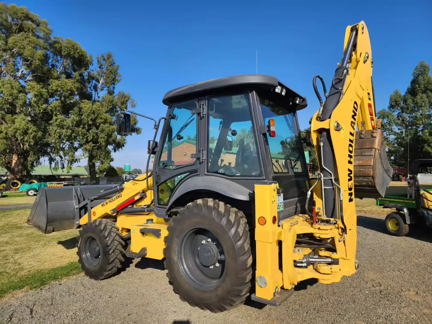 New Holland B80 | QAC Equipment