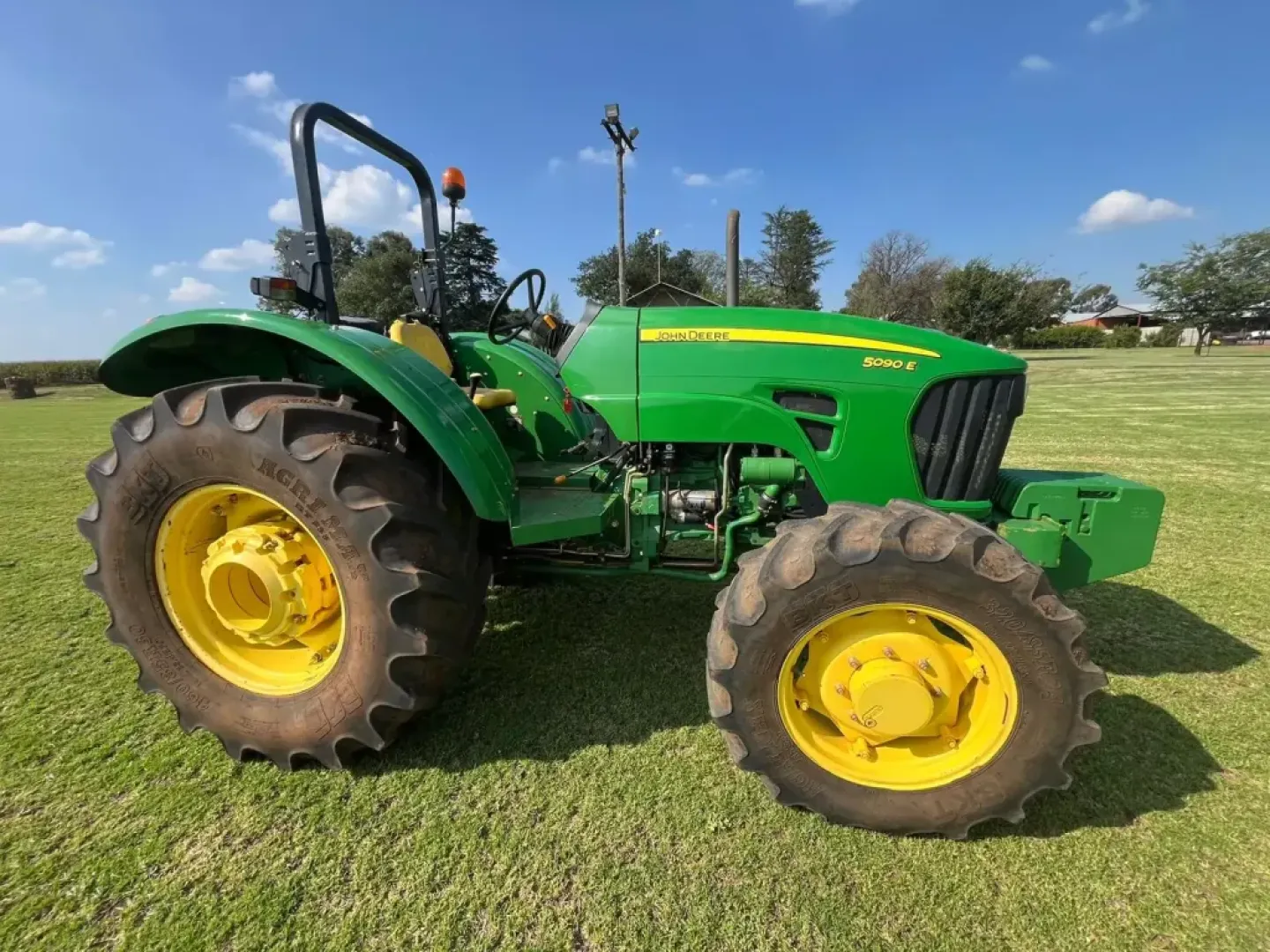 John Deere 5090 E | QAC Equipment