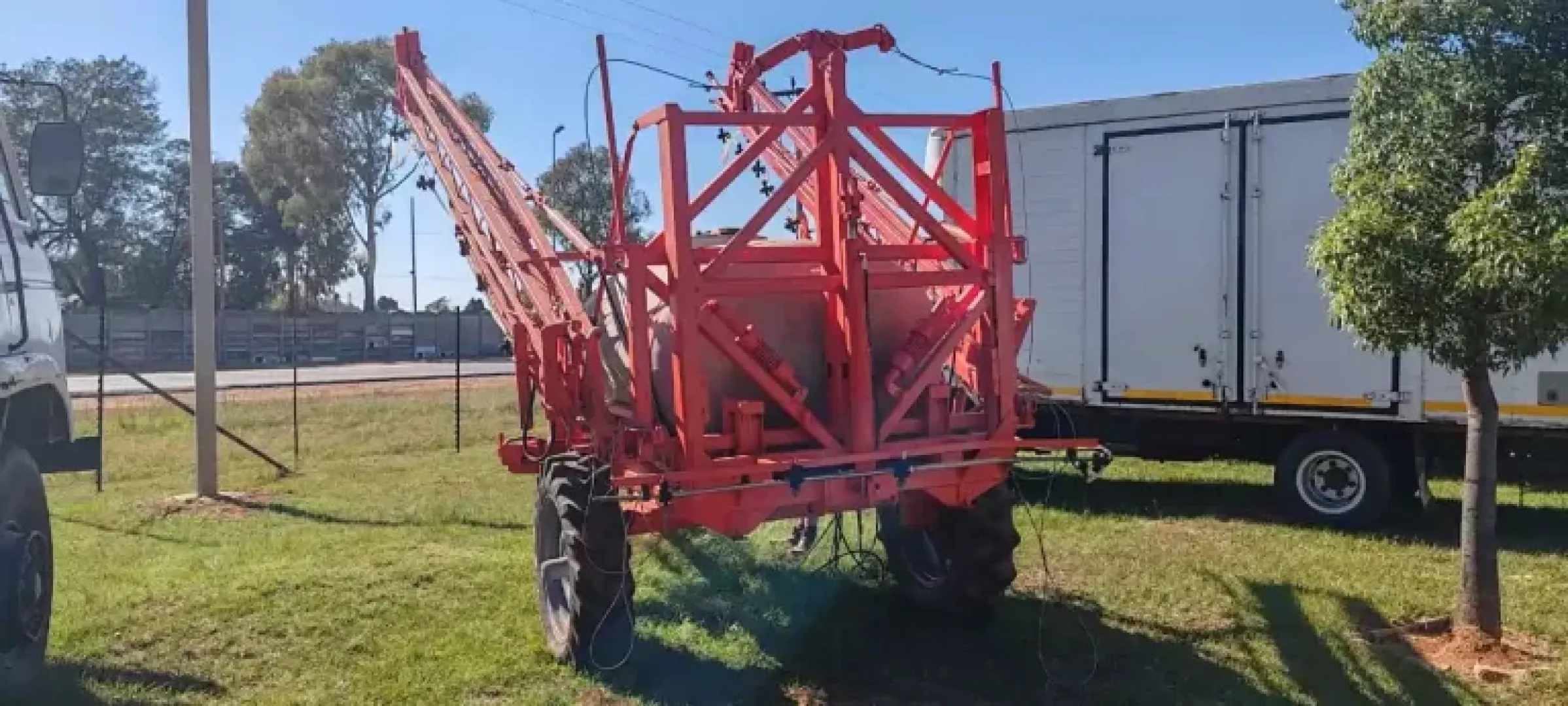 2000 liter 21 meter boom | QAC Equipment