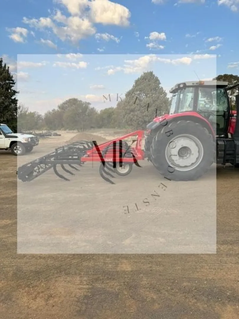 9 Tand Ilgi ripper met Roller | MK Landbou Dienste
