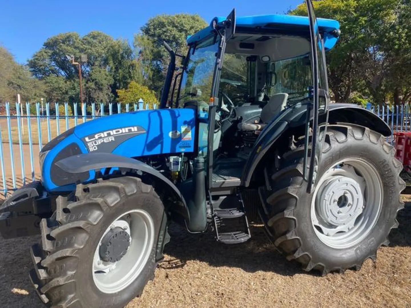 2x Landini Super 110 TechnoCab trekkers | Agrimar