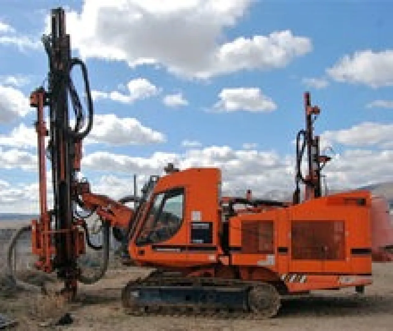 FRONT | SANDVIK ROCK DRILL DP-SERIES | Cabglass