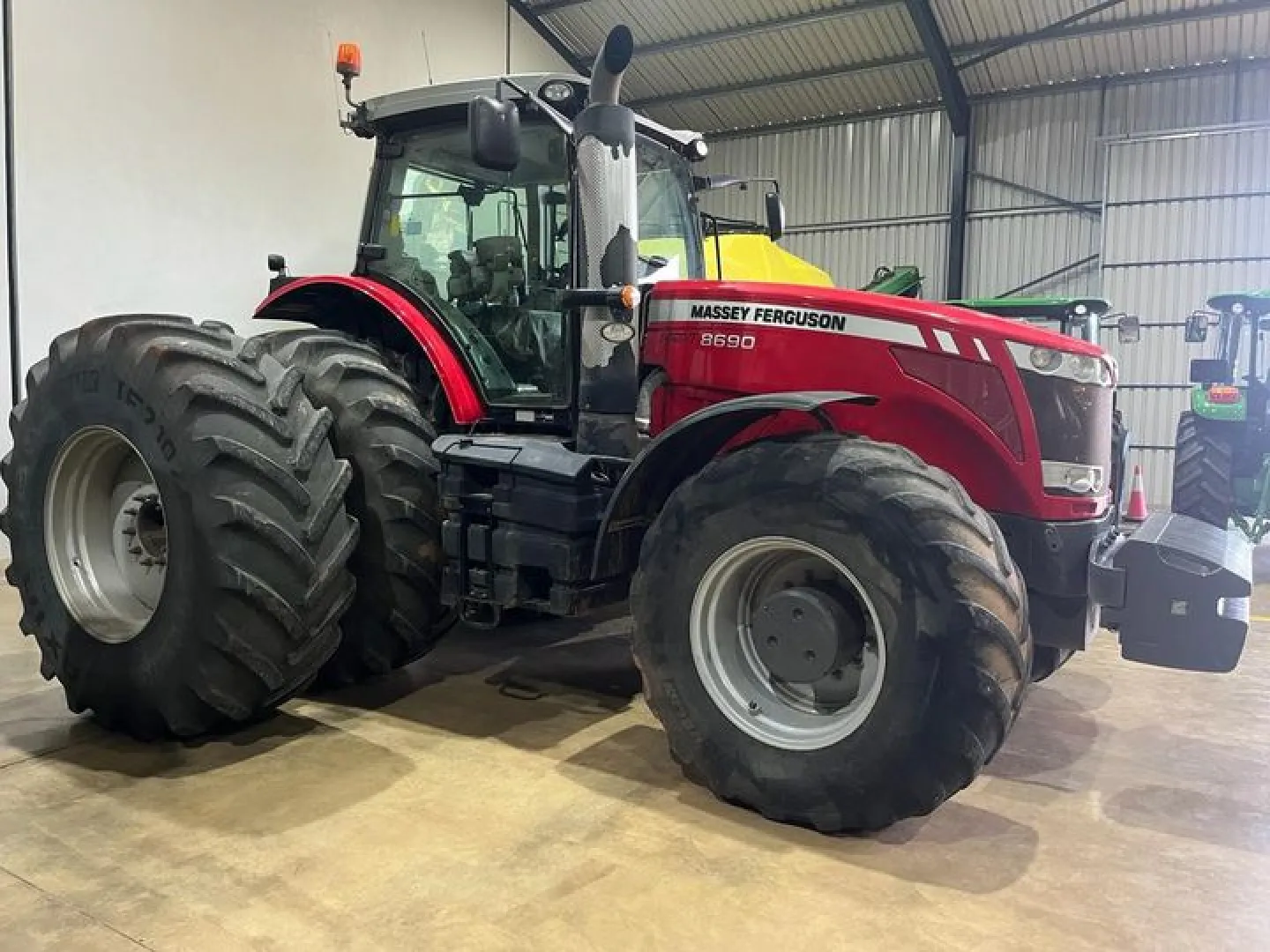 Massey Ferguson 8690 2017 model | QAC Equipment