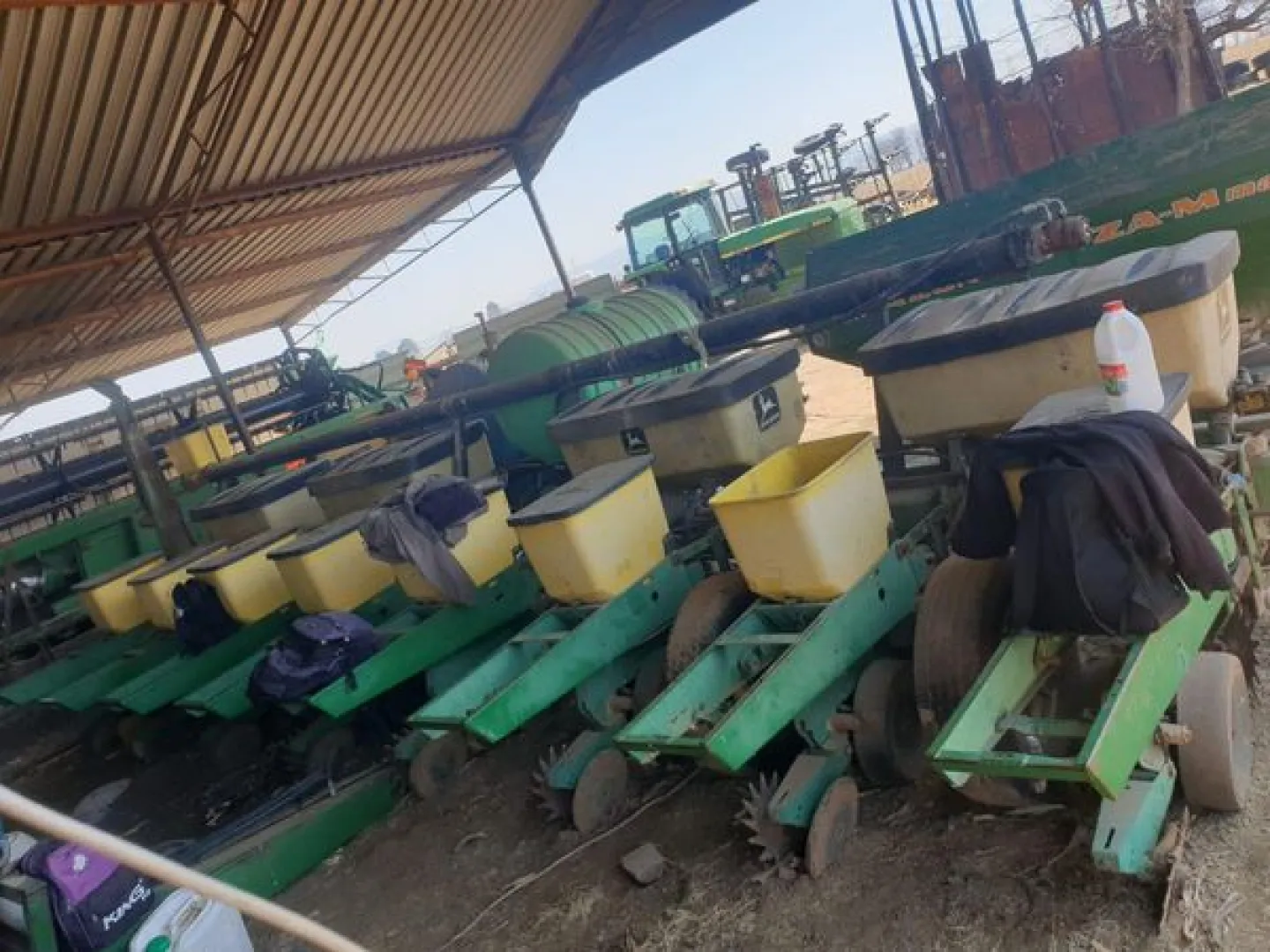 John Deere 7200 8ry 91cm planter | Agrimar