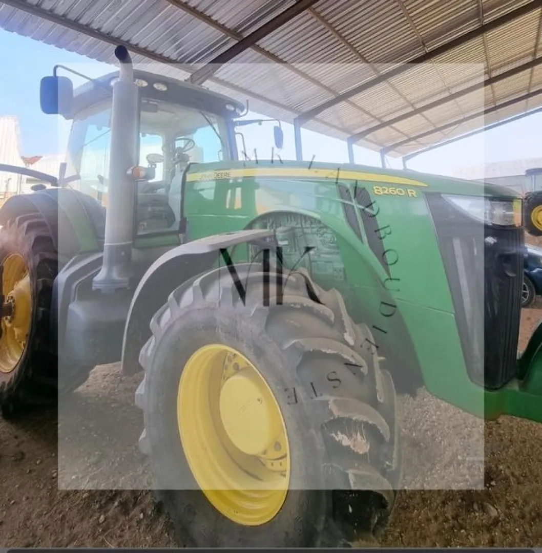 John Deere 8260R | MK Landbou Dienste